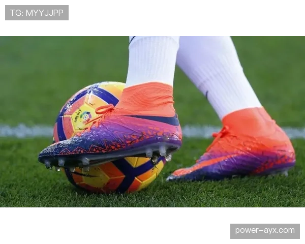 《克鲁伊夫盘带引领足球技艺革新：百年传承激发新趋势》