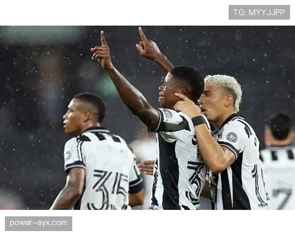 巴西队战术调整初见成效,全队状态回暖积极备战下一轮比赛 巴西队战术调整初见成效,全队状态回暖积极备战下一轮比赛