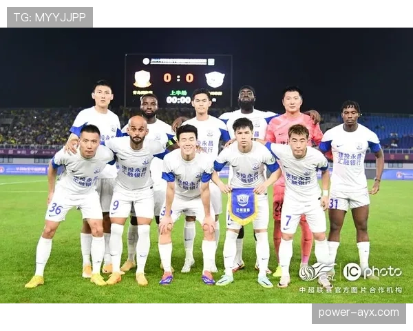 关键球员伤退，球队前景蒙阴，教练火速调整战术迎战困局