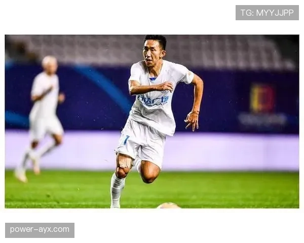 布鲁日边路进攻表现稳健，近期战术侧重两翼推进