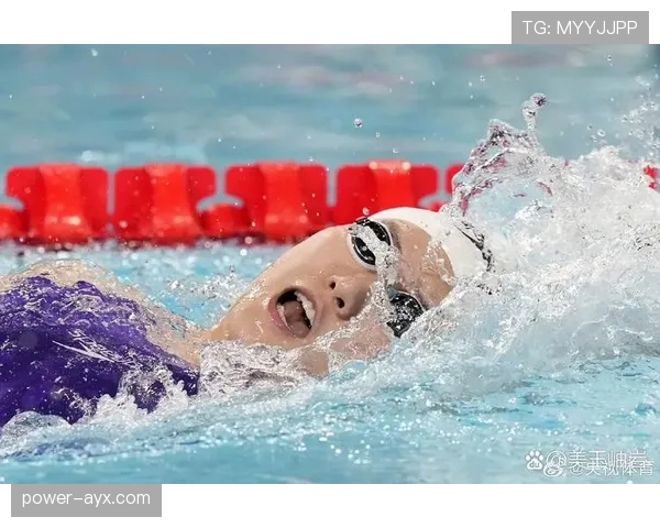 余依婷不穿高跟鞋上场？感觉像隔壁班长来打比赛的！