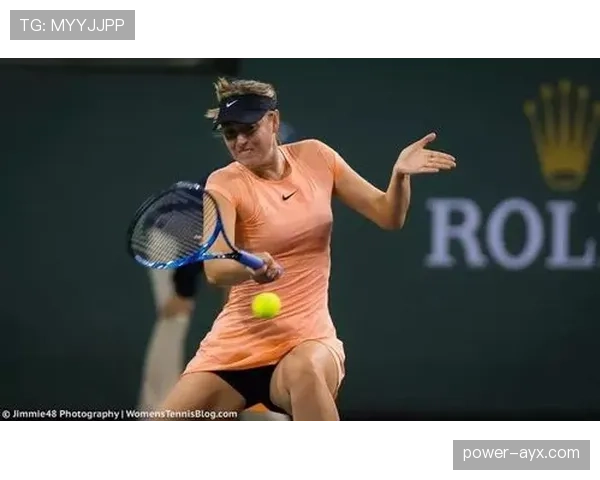 莎拉波娃退役后还在穿高定训练？这自律也太狠了